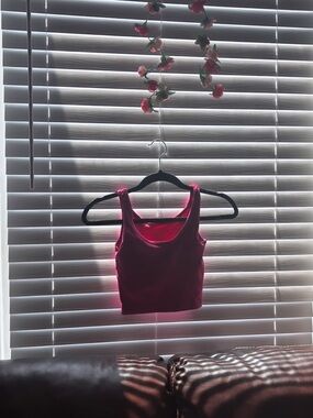 Women's Hot Pink Cropped Tank Top